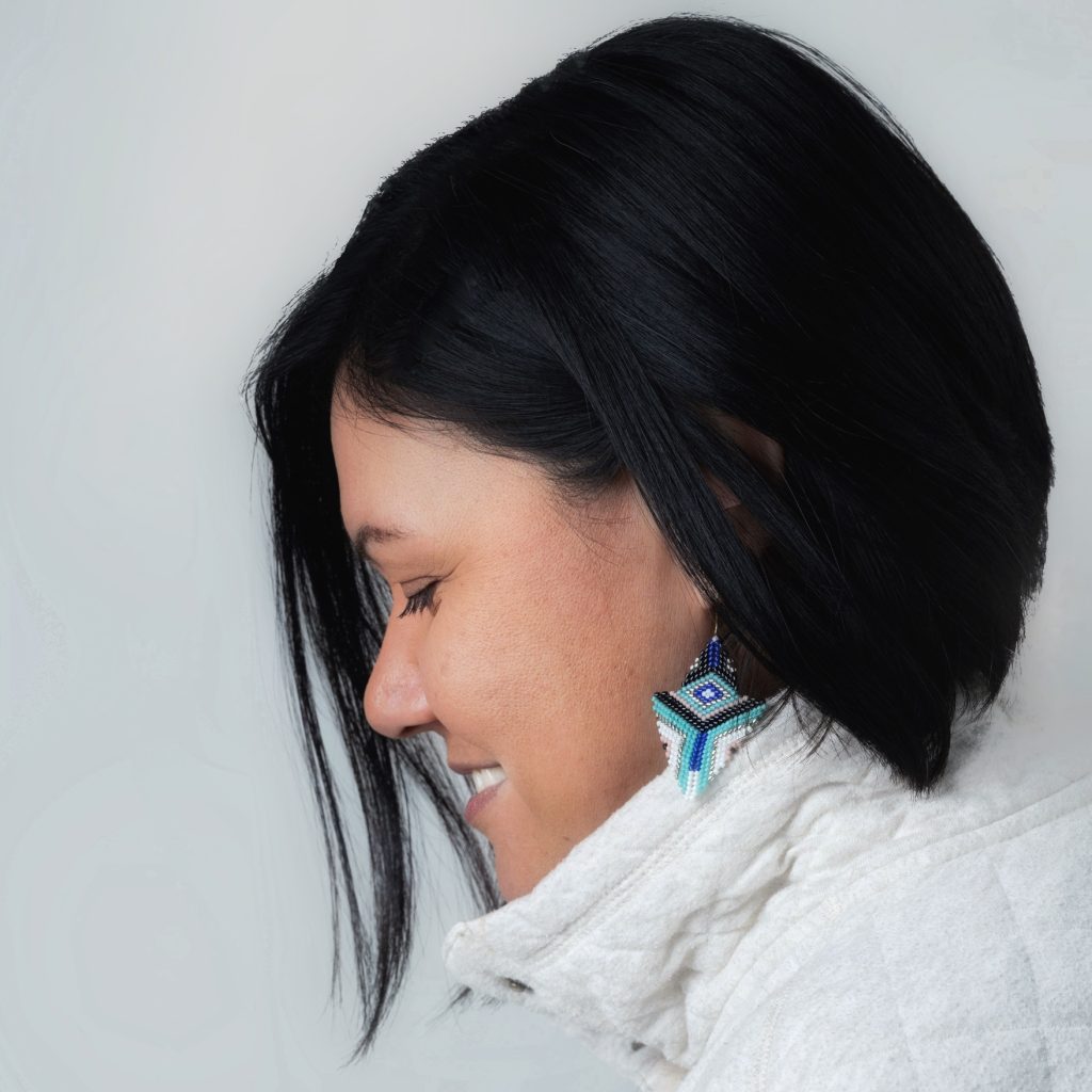2n9a9551-2 Side Profile Picture of Sheryle Gillihan